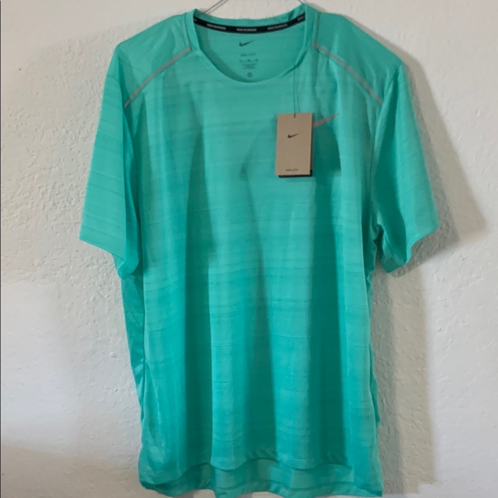 Nike DRI-FIT Short Sleeve Tee NWT